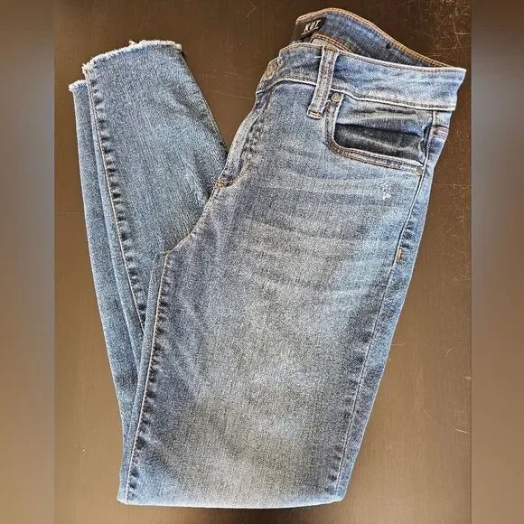 Kut from the Kloth "Connie Ankle Skinny" w/manufacturers distressed marks, size6 - Picture 2 of 10